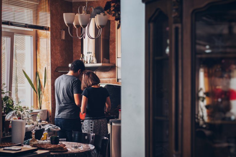 samen koken in de keuken